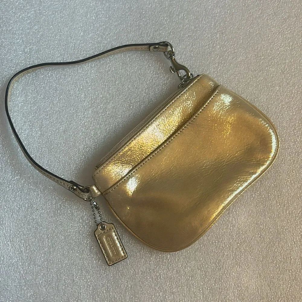 Adorable Coach Metallic Gold Leather Glossy Small Wristlet